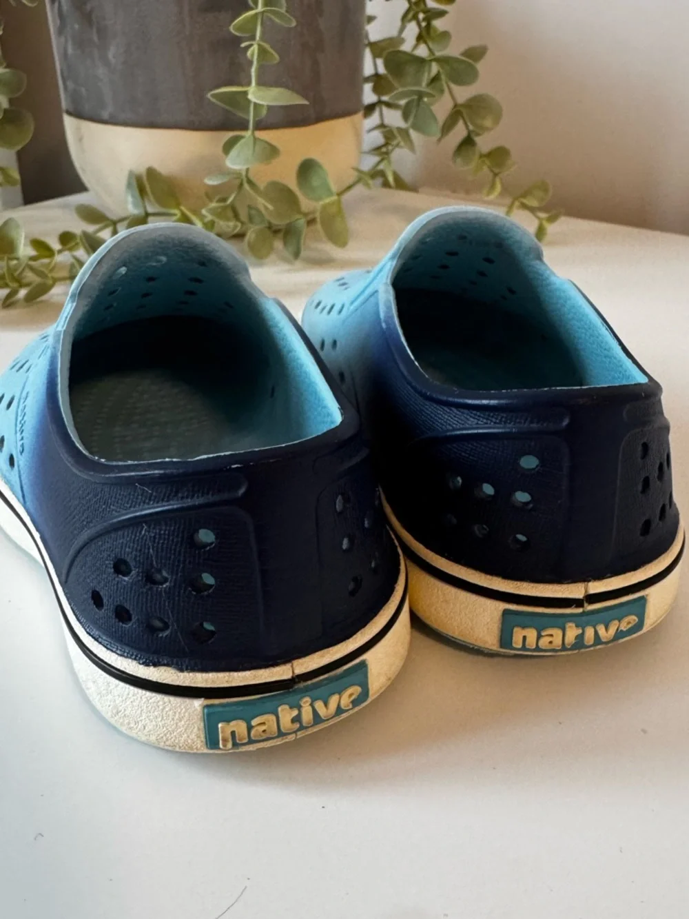 Native kids slip-on shoes blue clog style size C8 lightweight casual